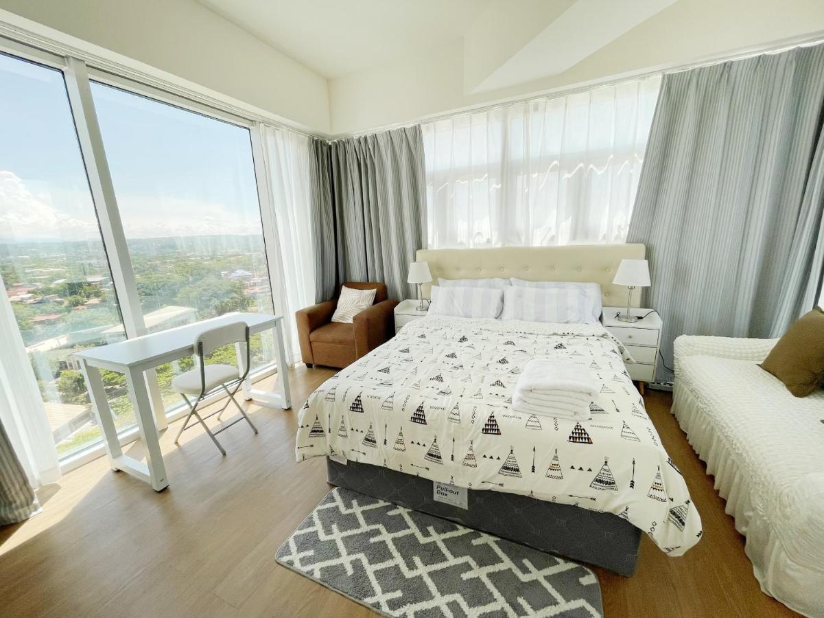 Aparthotel Inspiria Davao City Esterno foto
