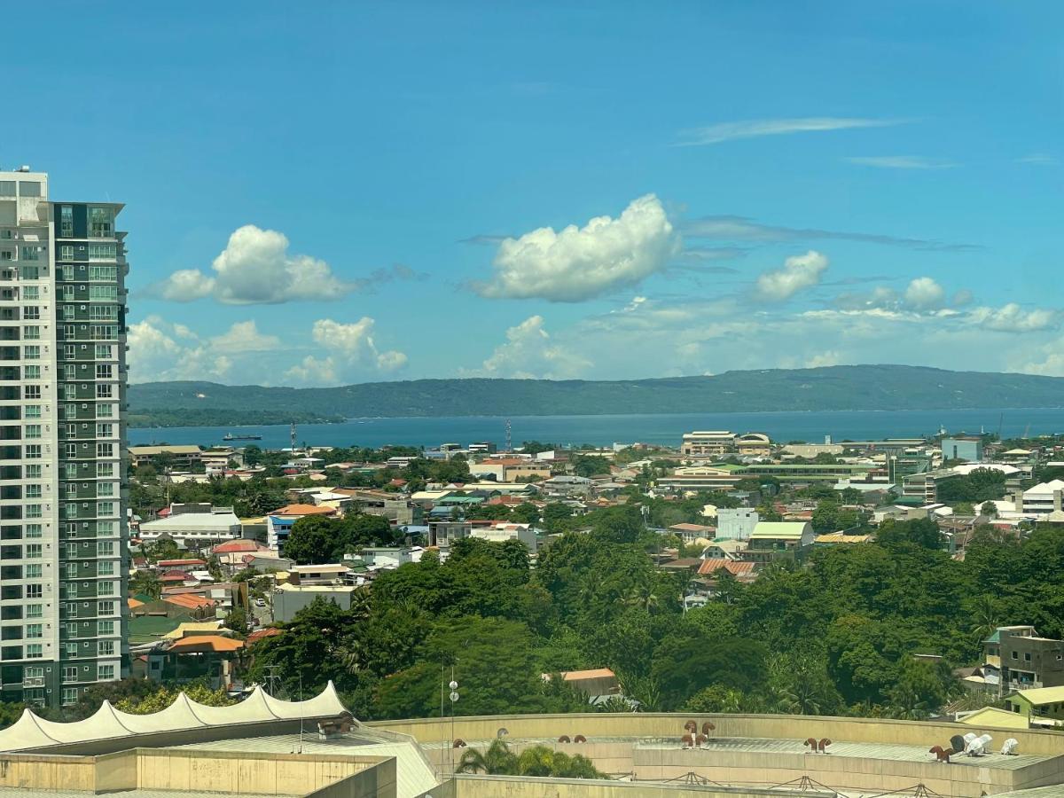 Aparthotel Inspiria Davao City Esterno foto
