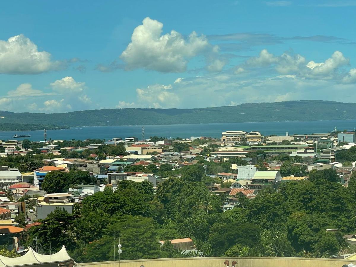 Aparthotel Inspiria Davao City Esterno foto