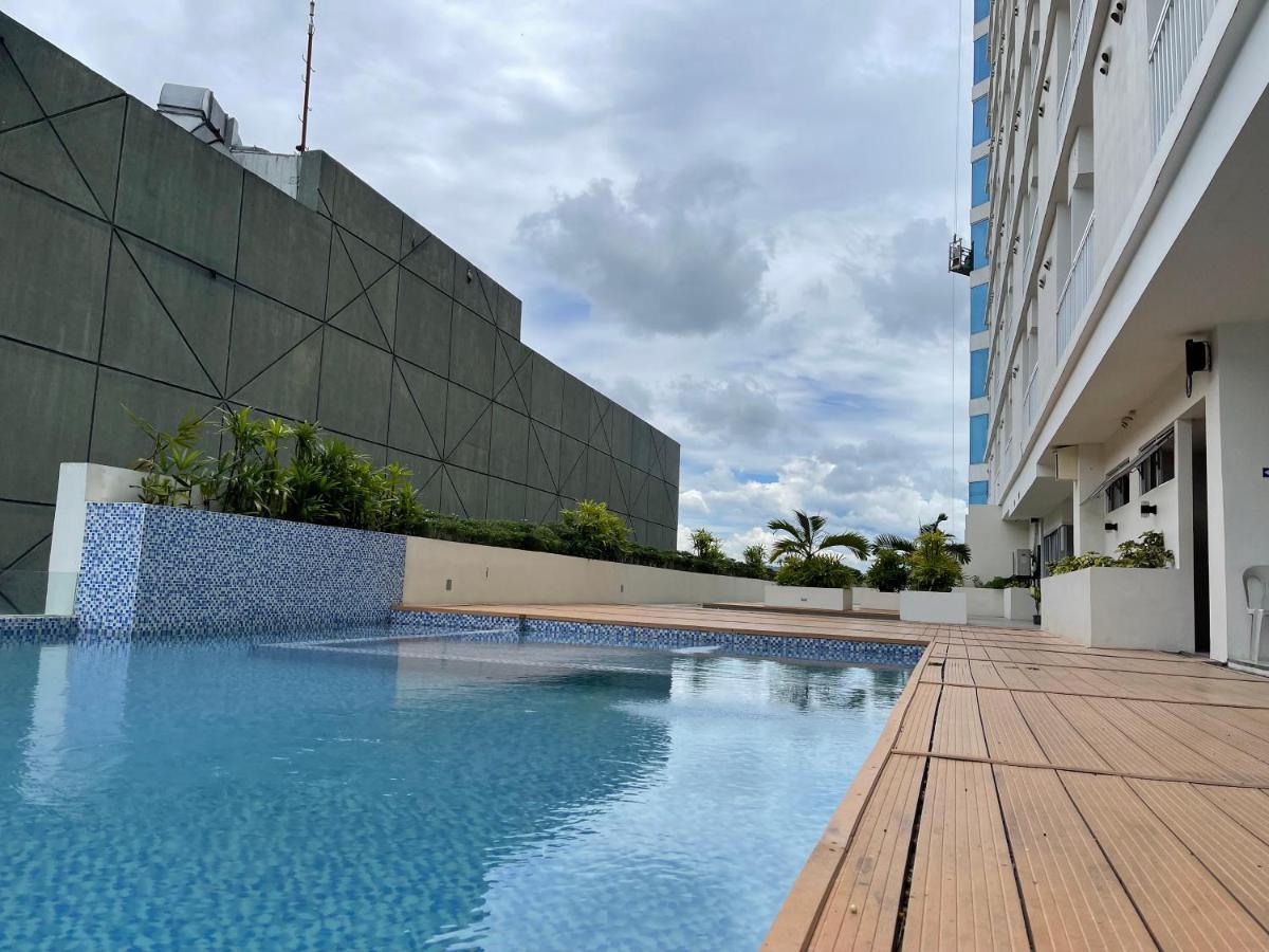 Aparthotel Inspiria Davao City Esterno foto