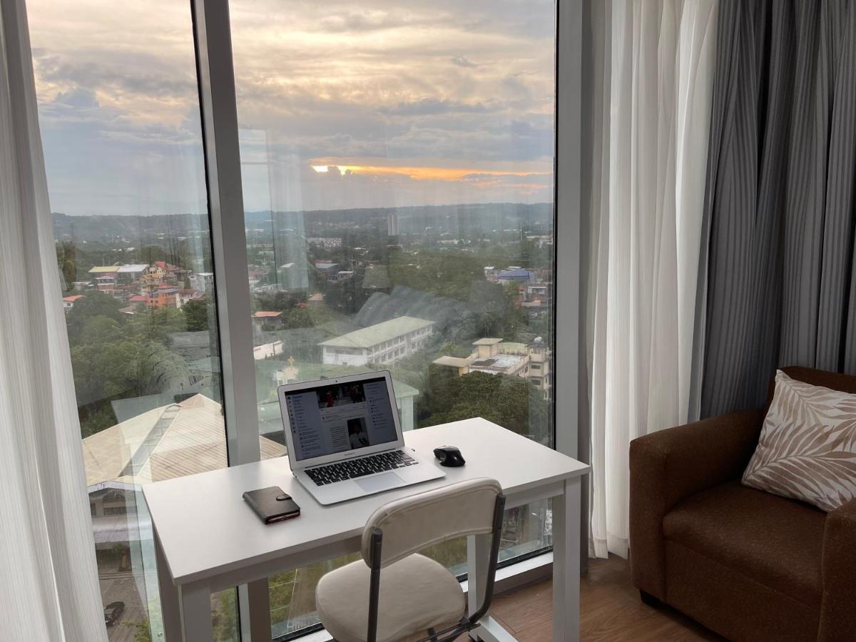 Aparthotel Inspiria Davao City Esterno foto