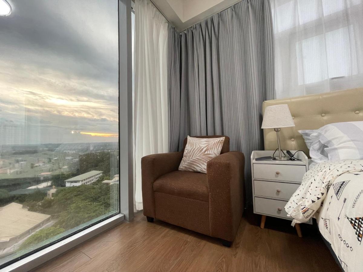 Aparthotel Inspiria Davao City Esterno foto