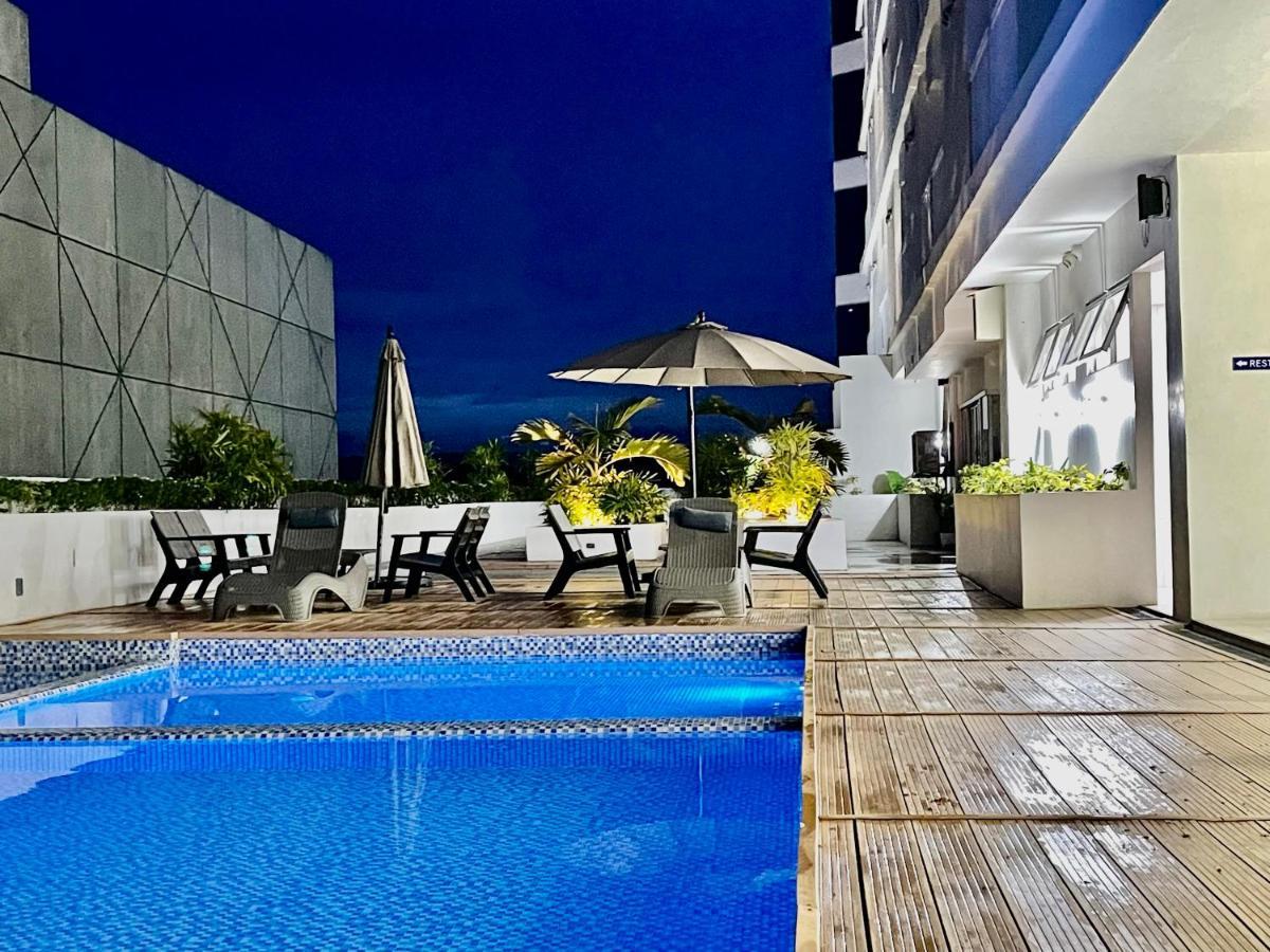 Aparthotel Inspiria Davao City Esterno foto