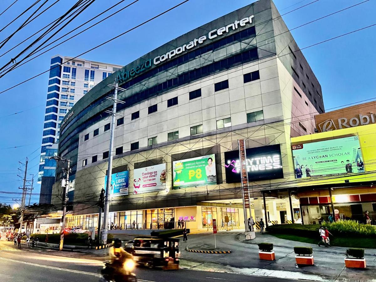 Aparthotel Inspiria Davao City Esterno foto