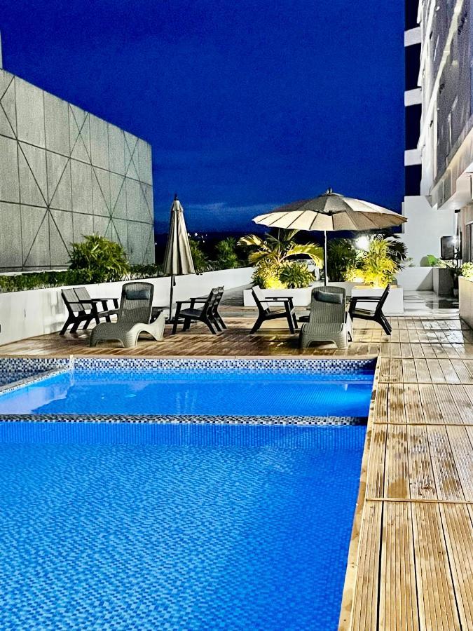 Aparthotel Inspiria Davao City Esterno foto